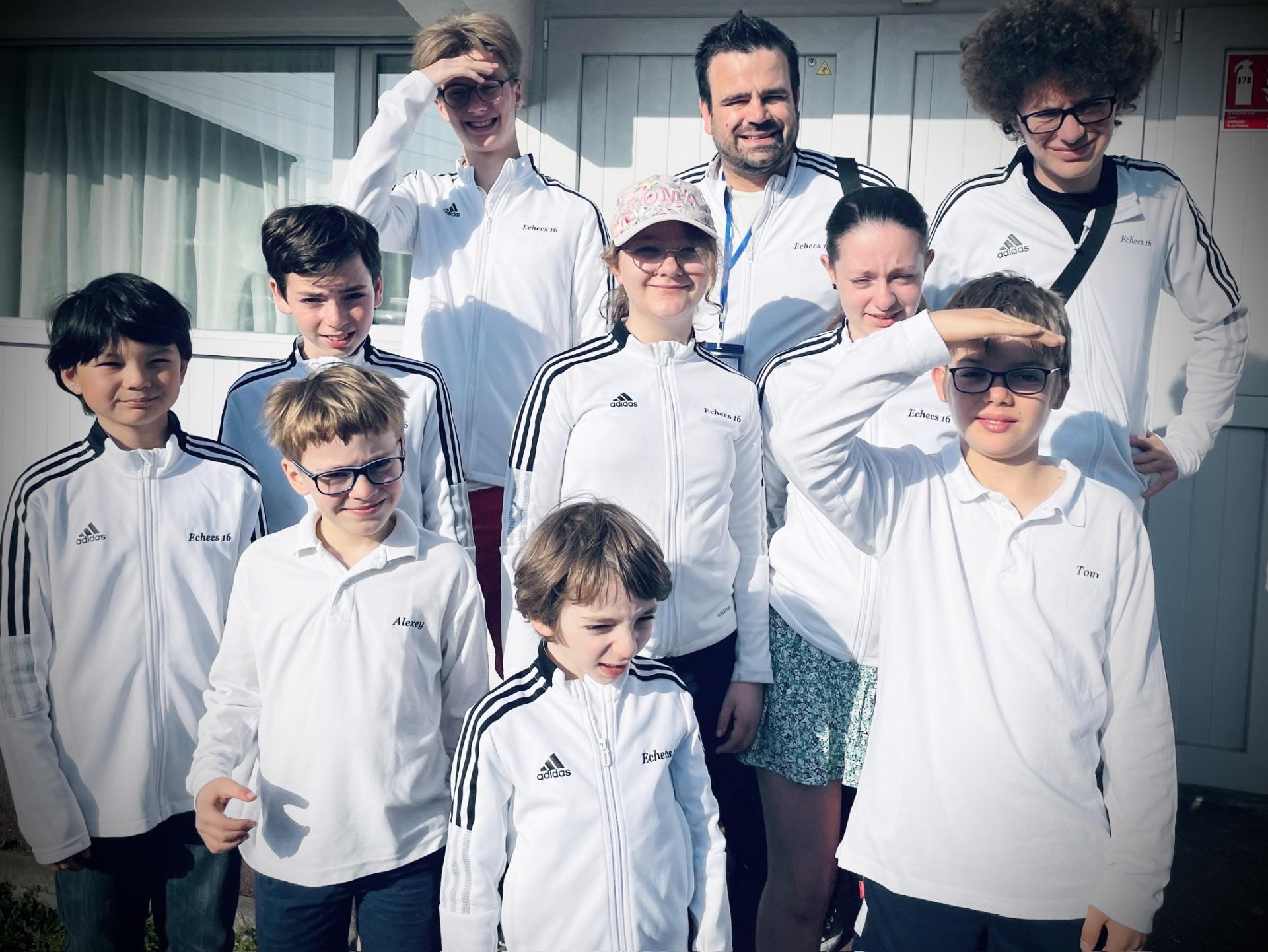 Echecs 16 conserve sa place en Top jeunes !